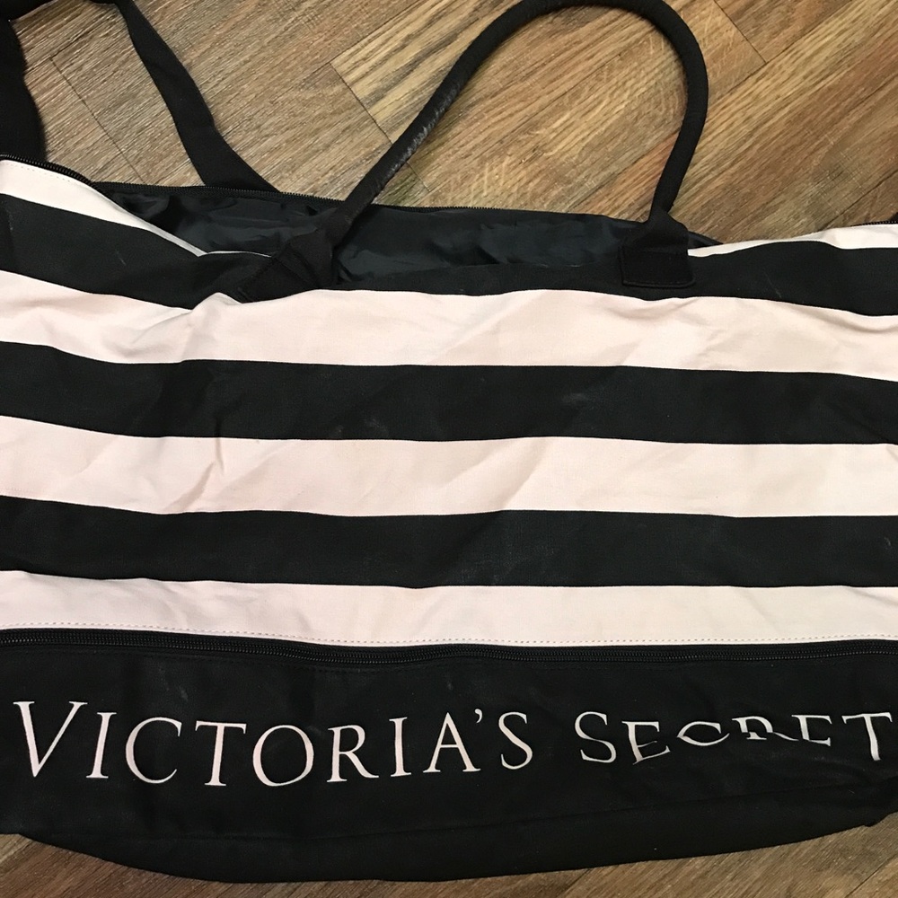 Victoria’s secret duffel bag